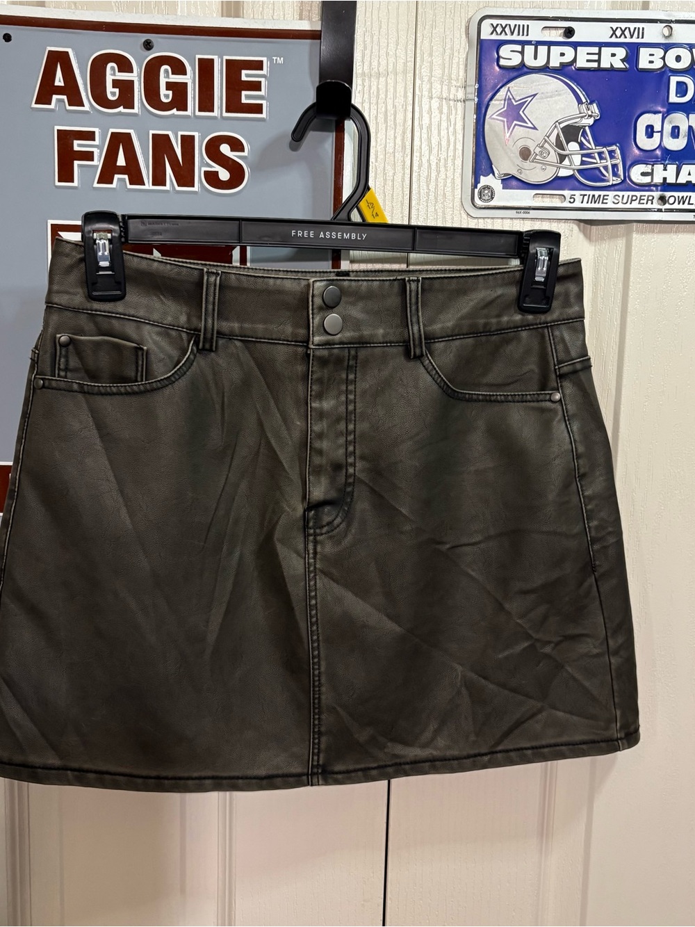 And Now This Imitation Faux Leather Mini Skirt - Olive Green